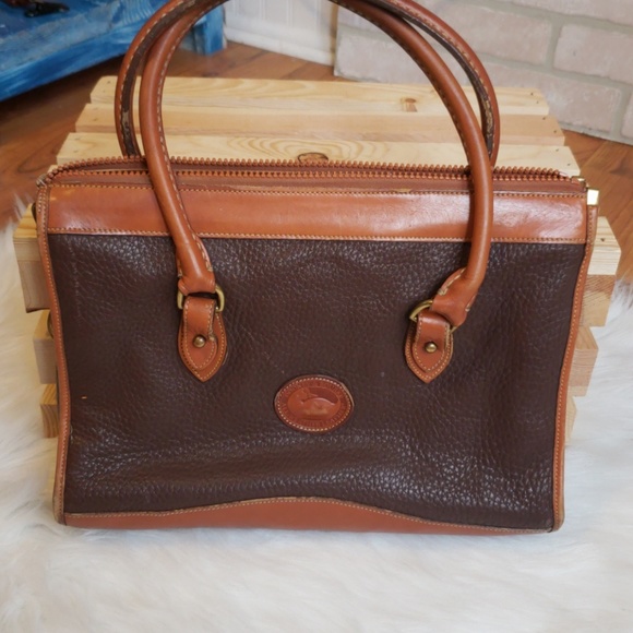 Dooney & Bourke Handbags - Dooney and Bourke Vintage Leather Purse